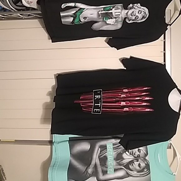 Clothes - Picture 4 of 7